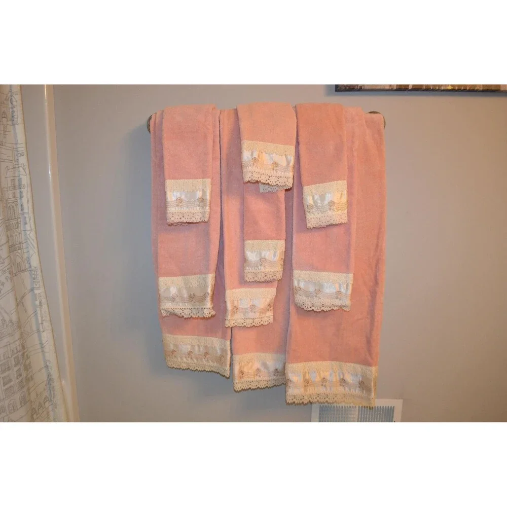 Vintage Towels Peaches and Cream Romantic Victorian Shabby Avanti 1980s